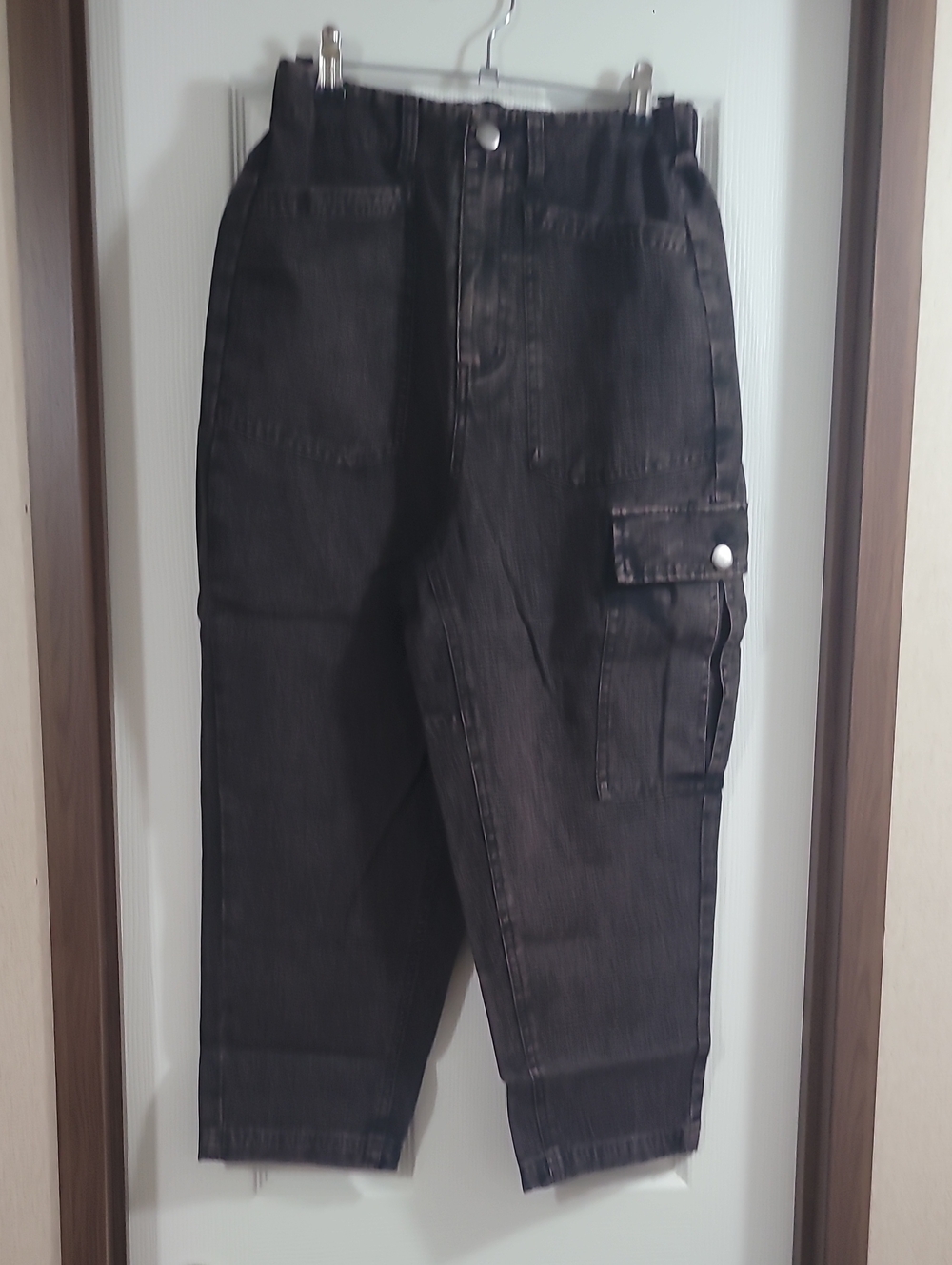 Oli & Hali Women's Black Cargo Jeans - Casual Utility Style